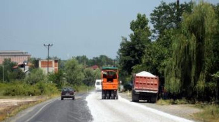 Ayvacık Yolunda Asfalt &Ccedil;alışması Başladı