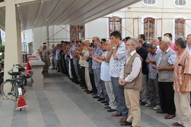 Şehit Edilen Türkmenler İçin Gıyabi Cenaze Namazı