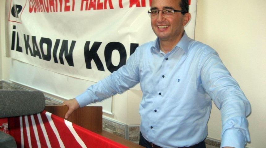 Tezcan: Siyasete Kadın Eli Değecek