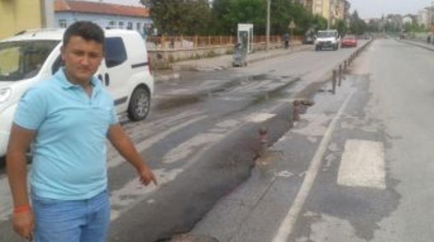 K&uuml;tahya'da Trafik Kazası: 1 &Ouml;l&uuml;, 1 Yaralı