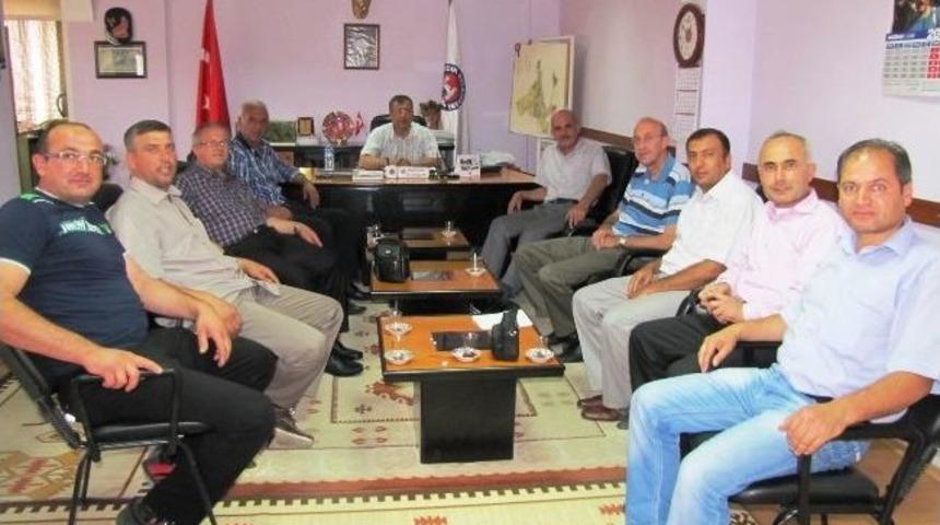 Eski &Ouml;ğretmenler &Ouml;ğrencileri Olan Belediye Başkanını Ziyaret Etti