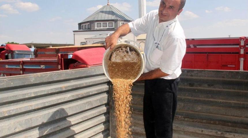 İlahiyat Fak&uuml;ltesi I&ccedil;in 'Bir Tuğla Da Senin Olsun' Kampanyası