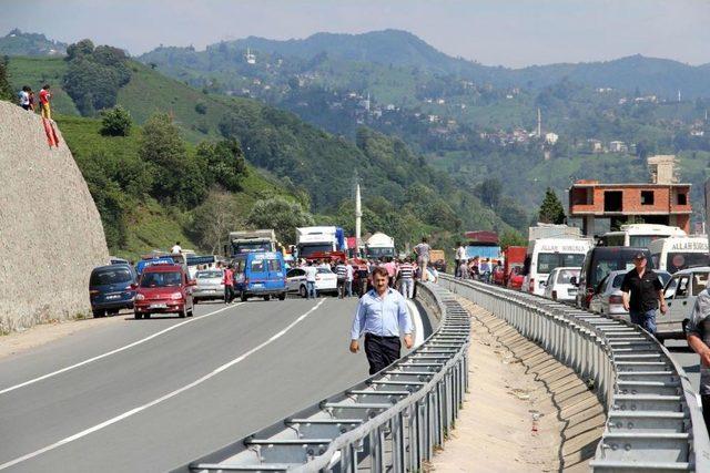 Rize'de Yol Kapatma Eylemi