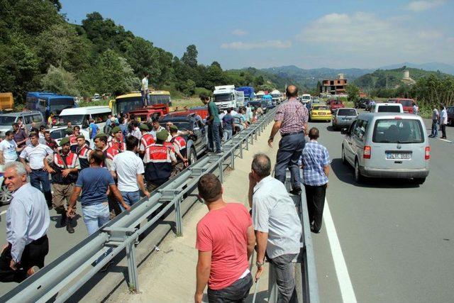 Rize'de Yol Kapatma Eylemi