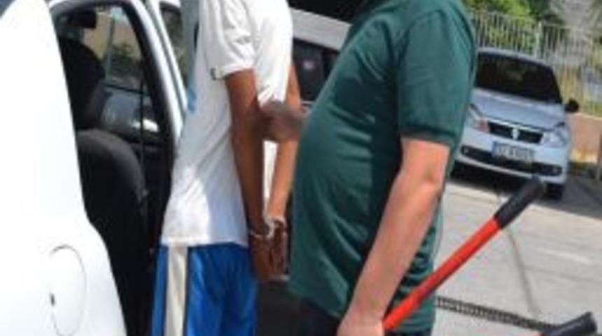 İşyerinden Hırsızlık Yapmak İsteyen Şahıslar Yakalandı