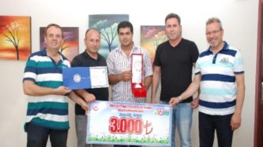 Ad&uuml;&rsquo;l&uuml; Padak&rsquo;a 3 Bin Tl&rsquo;lik &Ouml;d&uuml;l