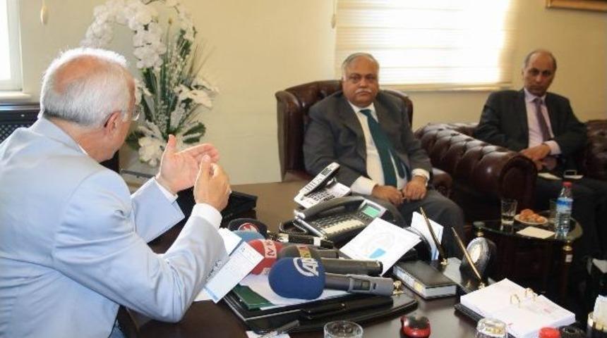 Pakistan Büyükelçisi Shaukat, Kayserili İşadamlarını Pakistan’a Davet Etti