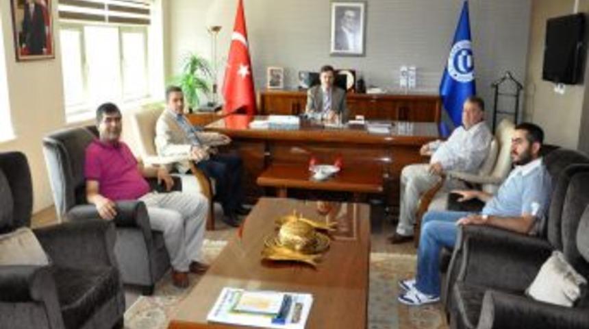 Deri Sanayicileri Derneği'nden Uşak &Uuml;niversitesi Rekt&ouml;r&uuml; &Ccedil;elik'e Ziyaret