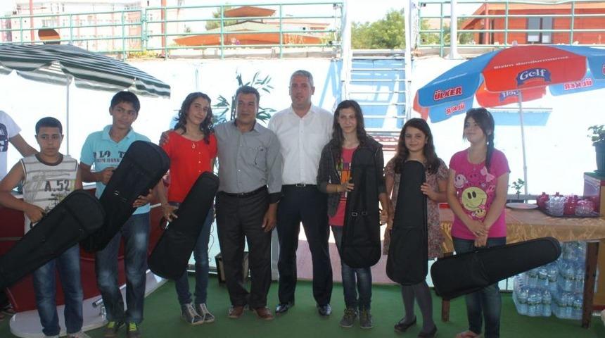 Birecik'de Şefkat &Ccedil;emberi'ne Katılan &Ouml;ğrenciler &Ouml;d&uuml;llendirildi