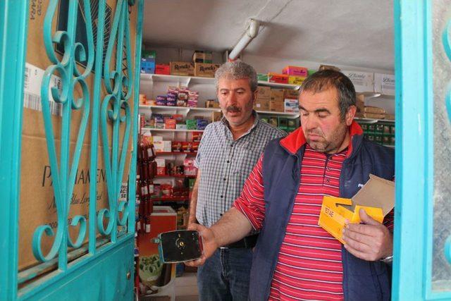 Bayburt'ta Köy Bakkalı Ikinci Kez Soyuldu, Zarar 34 Bin Lira