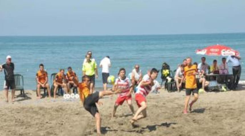 T&uuml;rkiye Plaj Futbolu Şampiyonası Atakum&rsquo;da Başladı