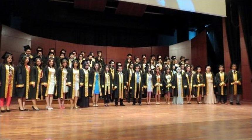 İn&ouml;n&uuml; Tıp 20. D&ouml;nem Mezunlarını Verdi