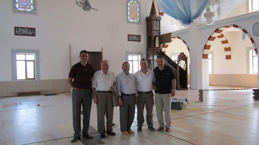 Kaymakam, Yeni Cami'de Incelemelerde Bulundu