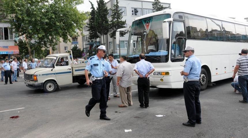 Anne Ile Kızı Trafik Kazası Ayırdı