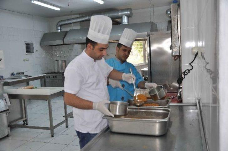 Kuşadası Belediyesi Aş Evi Hizmete Girdi G1