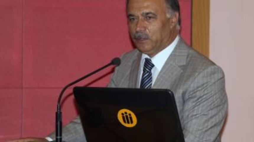 İ&Uuml; Rekt&ouml;r&uuml; Prof. &Ccedil;elik: &Uuml;niversiteler Problem &Ccedil;&ouml;zen Kurumlar Olmalı