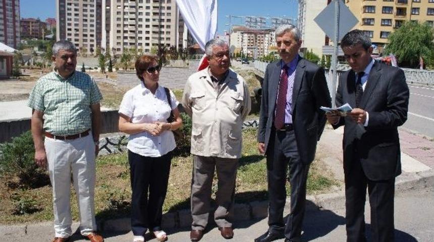 &Uuml;nl&uuml; Bestekar Sayan'ın Adı Sokağa Verildi