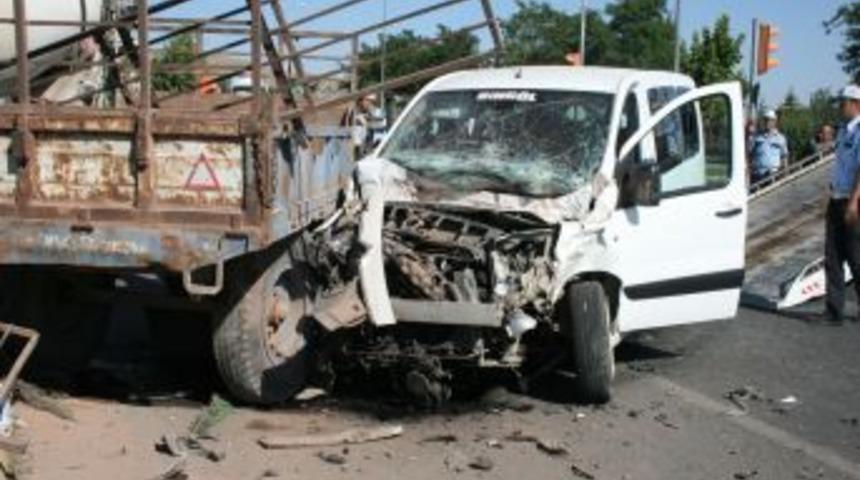 Elazığ'da Trafik Kazası: 5 Yaralı