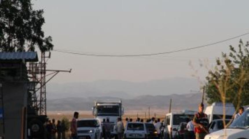 Lice Karayolunda Uzun Kuyruklar Oluştu