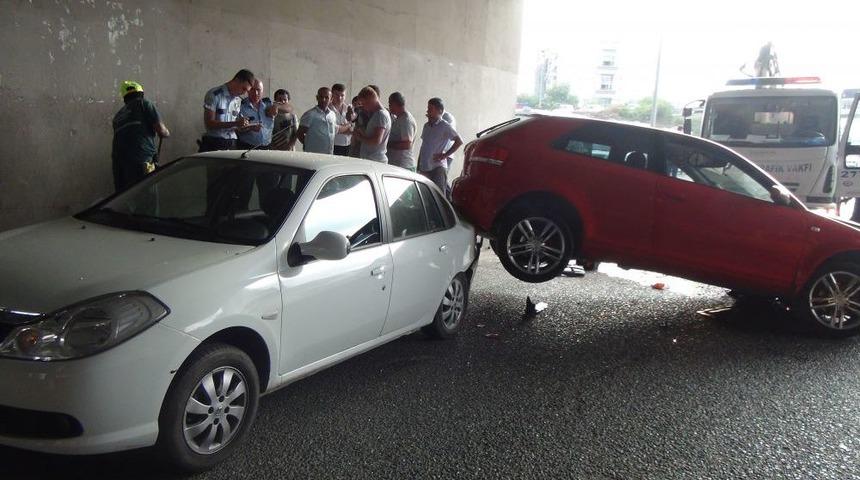 &Ccedil;arptı, yaraladı, ka&ccedil;tı