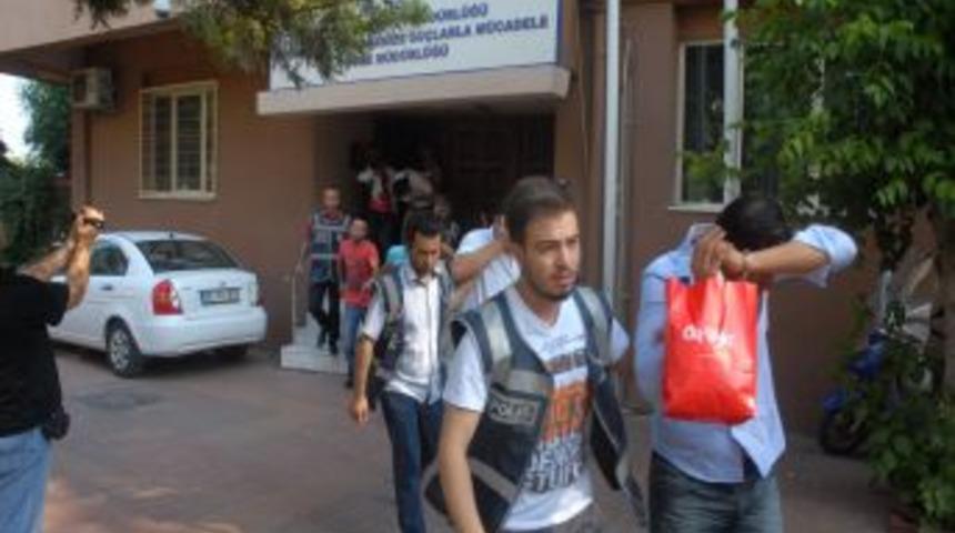 Banka Hesaplarını Boşaltan Şebekenin 12 Elemanı Tutuklandı