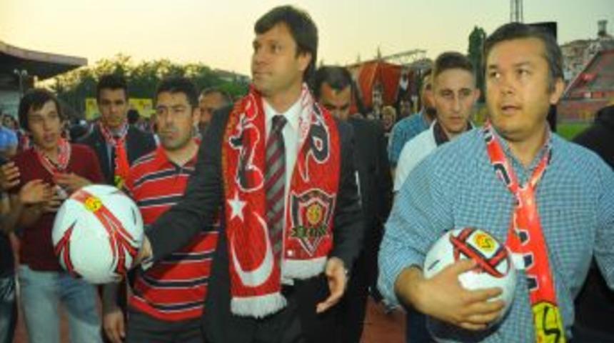 Eskişehirspor&rsquo;dan Sağlam'a G&ouml;rkemli Imza T&ouml;reni