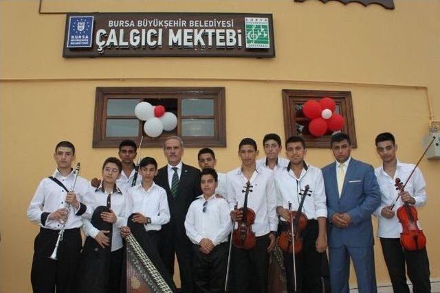 Bursa Büyükşehir Belediyesi Orkestrası Çalgı Mektebi Açıldı