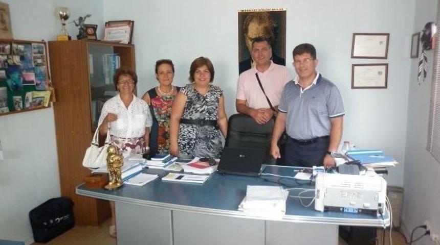 Kızılay Urla Şubesi, Denizcilik Meslek Y&uuml;ksek Okulu'nu Ziyaret Etti