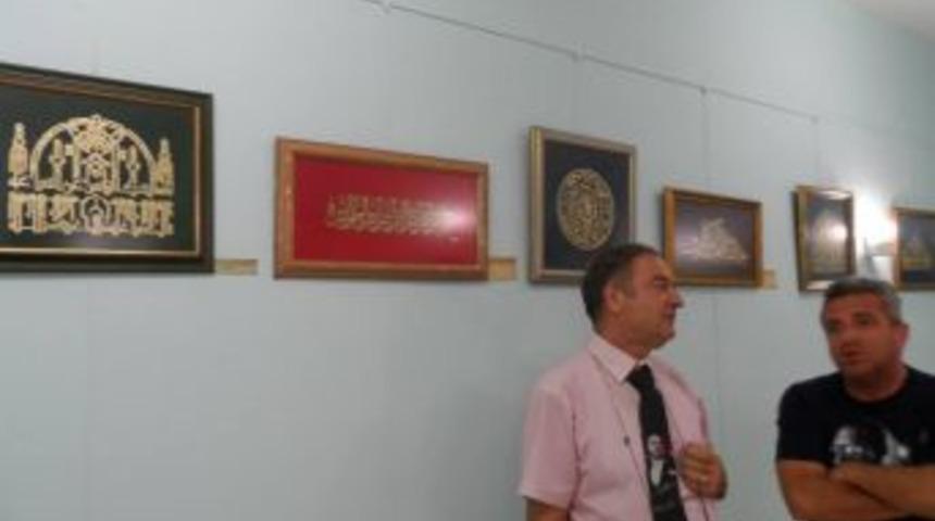 Emekli albaydan Naht sergisi