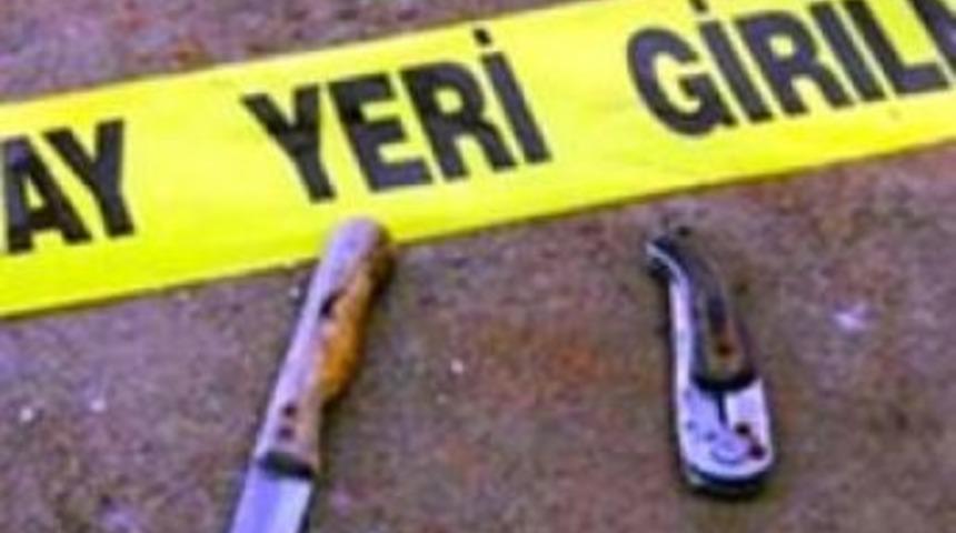 Osmancık'ta s&uuml;r&uuml;c&uuml;lerin bı&ccedil;aklı kavgası :1 yaralı