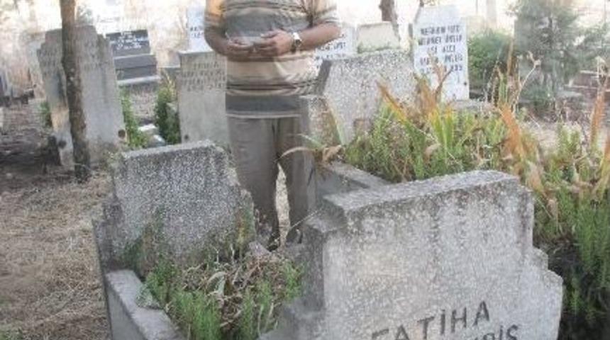 Belediye Başkan Aday Adayı &Ccedil;elebioğlu, &Uuml;lk&uuml;c&uuml; Ve Ter&ouml;r Şehitlerinin Mezarını Ziyaret Etti