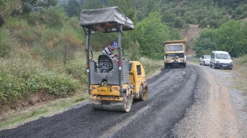 Soma'da K&ouml;y Yollarında Asfaltlama &Ccedil;alışmaları Başladı