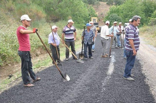 Soma'da Köy Yollarında Asfaltlama Çalışmaları Başladı