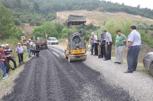 Soma'da Köy Yollarında Asfaltlama Çalışmaları Başladı