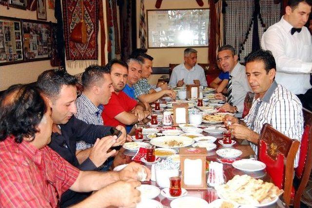 Belediye Başkanı Büyükaslan, Basın Mensuplarıyla Bir Araya Geldi