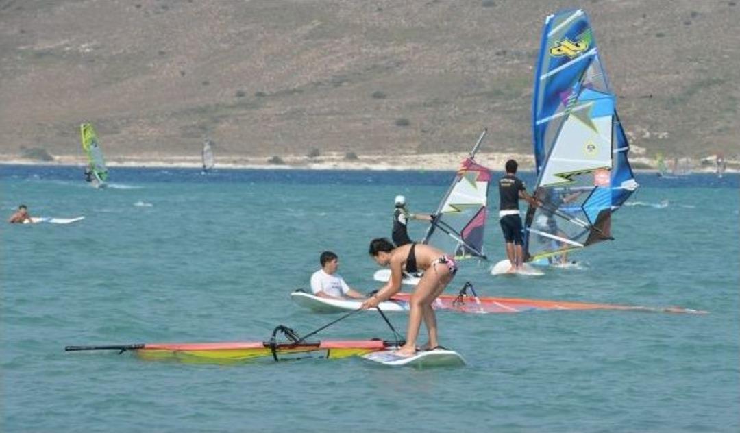 Ala&ccedil;atı'da S&ouml;rf R&uuml;zgarı