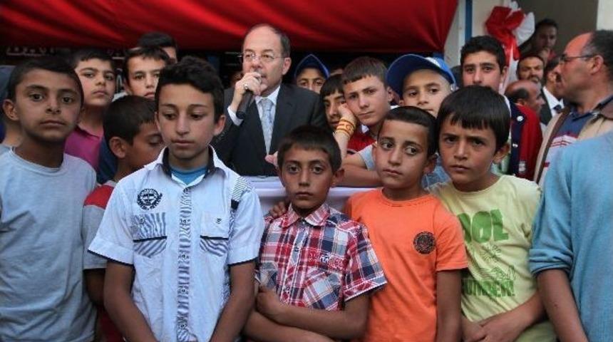 Akdağ Ilıca&rsquo;da Gen&ccedil;lik Merkezi A&ccedil;tı