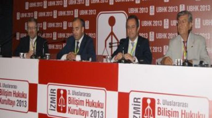 &Ouml;zt&uuml;rk: Baz Istasyonlarının Şehir Dışına &Ccedil;ıkarılması M&uuml;mk&uuml;n Değil