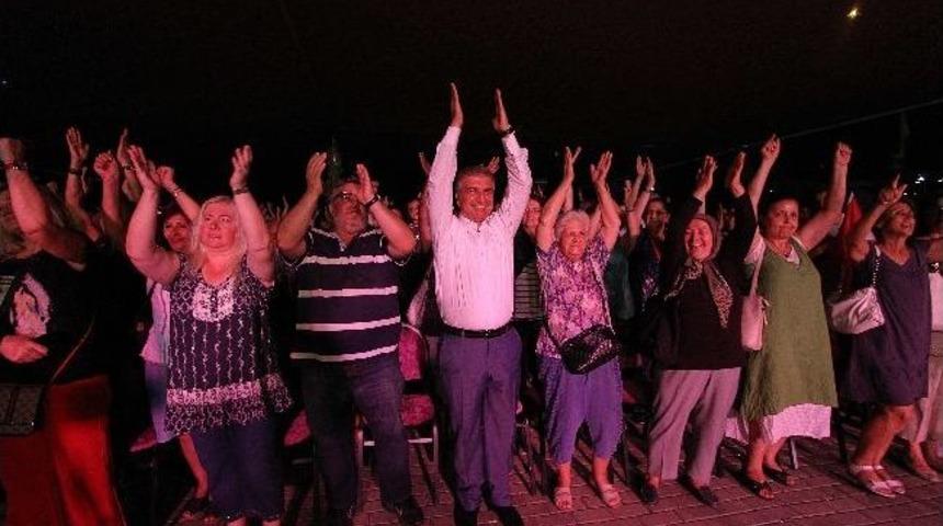 Karşıyaka &ldquo;nostalji Partisi&rdquo; İle Coştu
