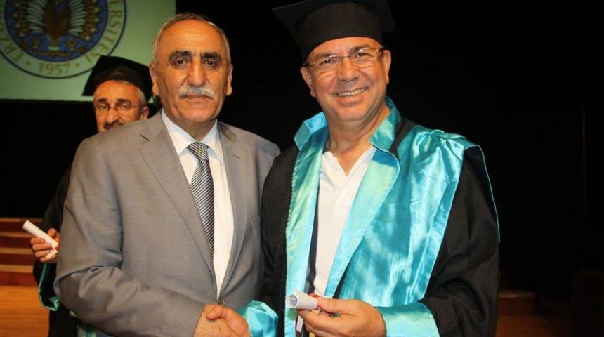 30 Yıl Gecikmeli Mezuniyet Coşkusunu Yaşadılar