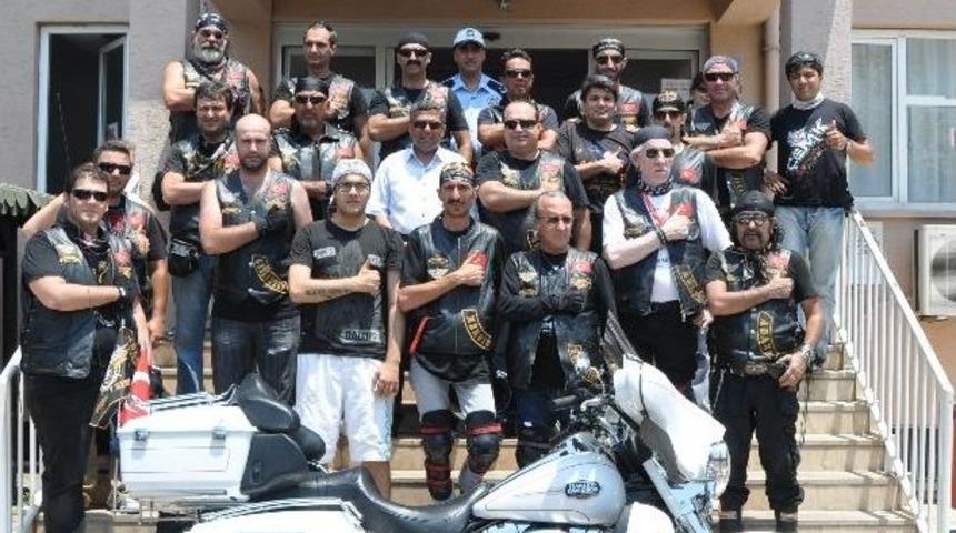 Motosiklet Tutkunlarından Kask Kampanyasına Destek