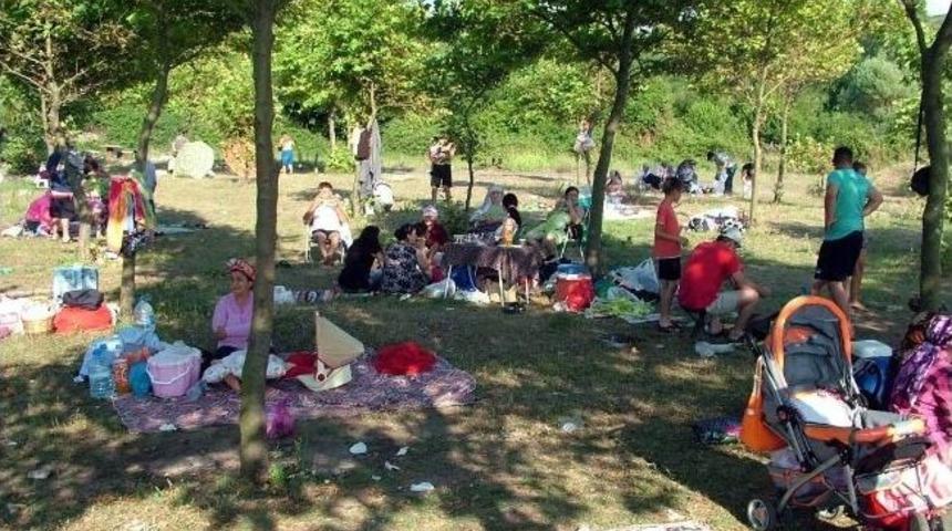 Sıcaktan Bunalanlar Sahilleri Doldurdu