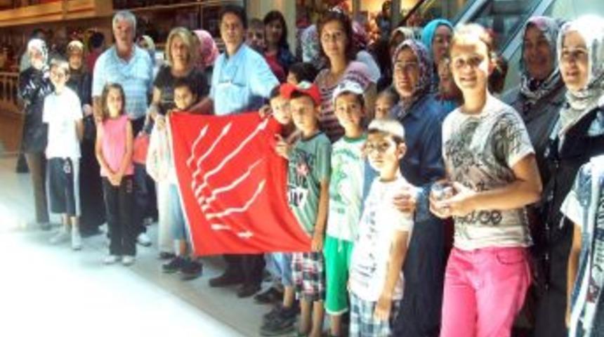 CHP, K&ouml;y &Ccedil;ocuklarını Sinemaya G&ouml;t&uuml;rd&uuml;