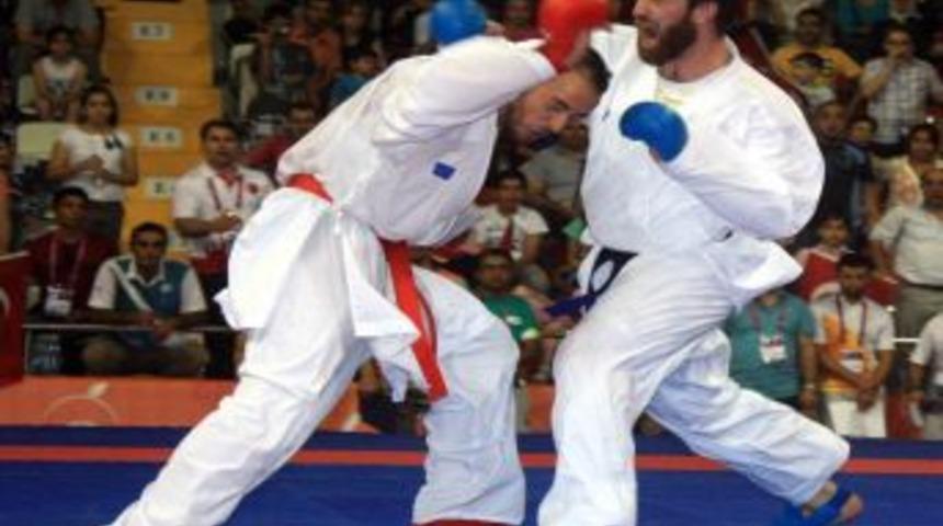 T&uuml;rk Karateciler, 2 Altın Ve Bir G&uuml;m&uuml;ş Madalya Daha Kazandı