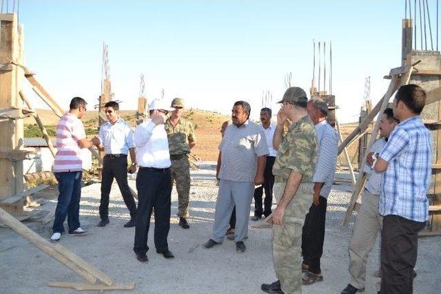 Hilvan Kaymakamı Sezer, Köylerde İncelemelerde Bulundu