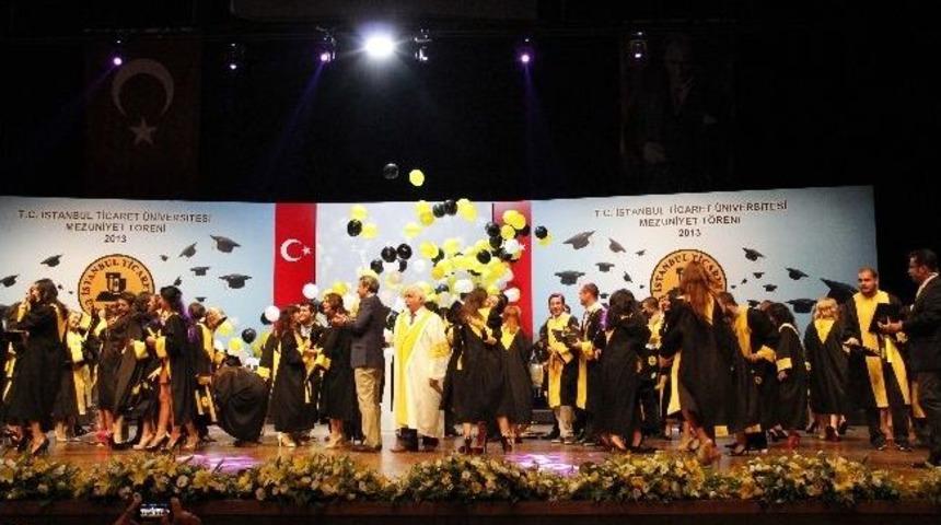 Ticaret &Uuml;niversitesi 12. Yıl Mezunlarını Verdi