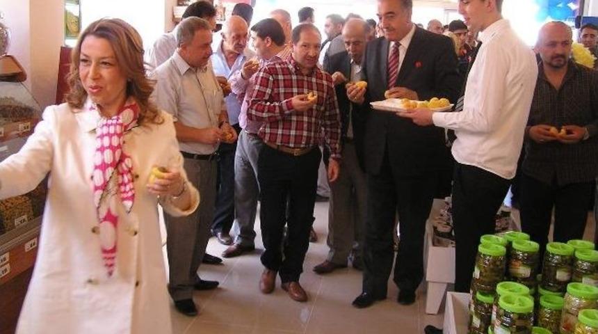 &Uuml;&ccedil; Gen&ccedil; Sermayeseni Birleştirip Organik Gıda İşyerini A&ccedil;tı