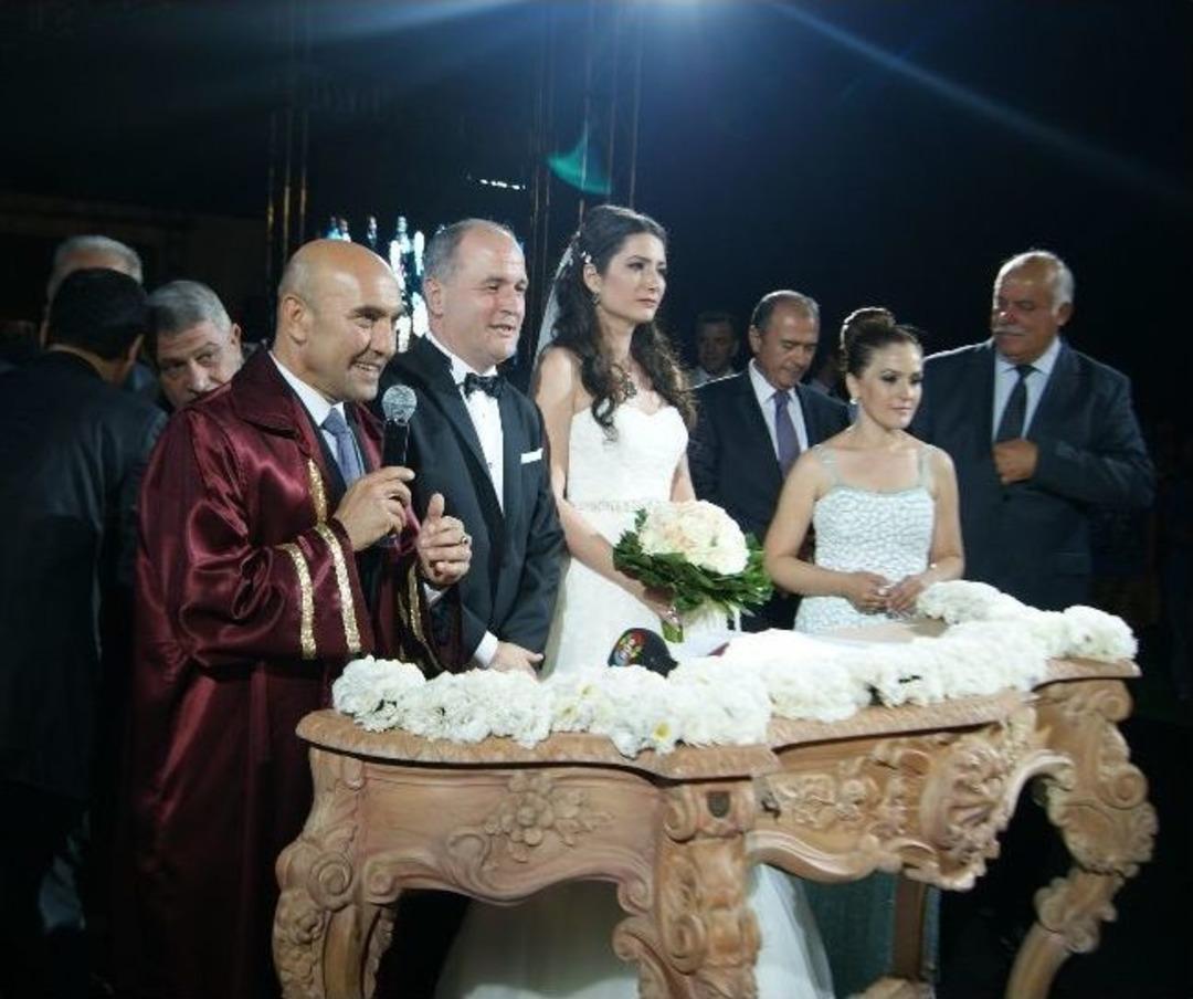 Eski Belerdiye Başkanına Muhteşem D&uuml;ğ&uuml;n