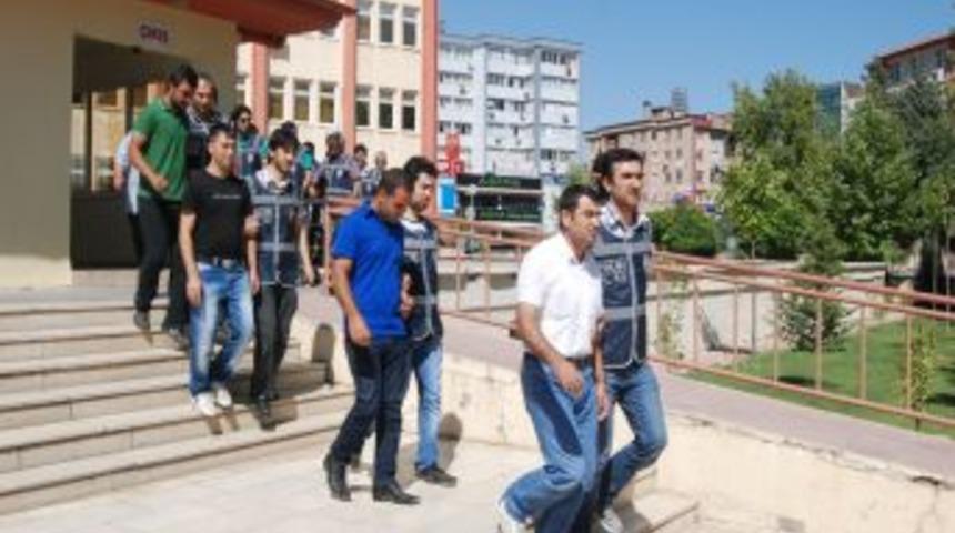 Başkasının Yerine Ehliyet Sınavına Giren 15 Kişi Yakalandı