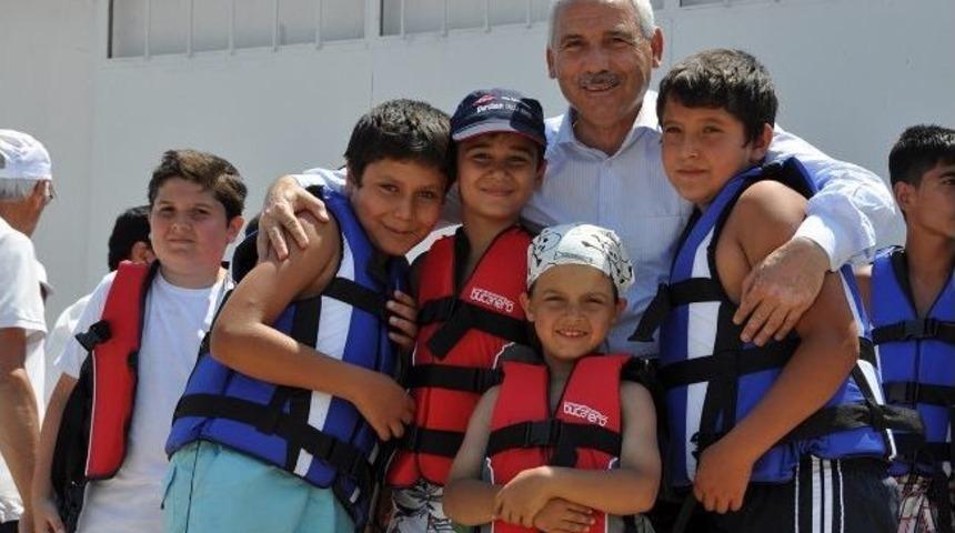 Eğirdir G&ouml;l&uuml; Yelkenlerle S&uuml;slendi